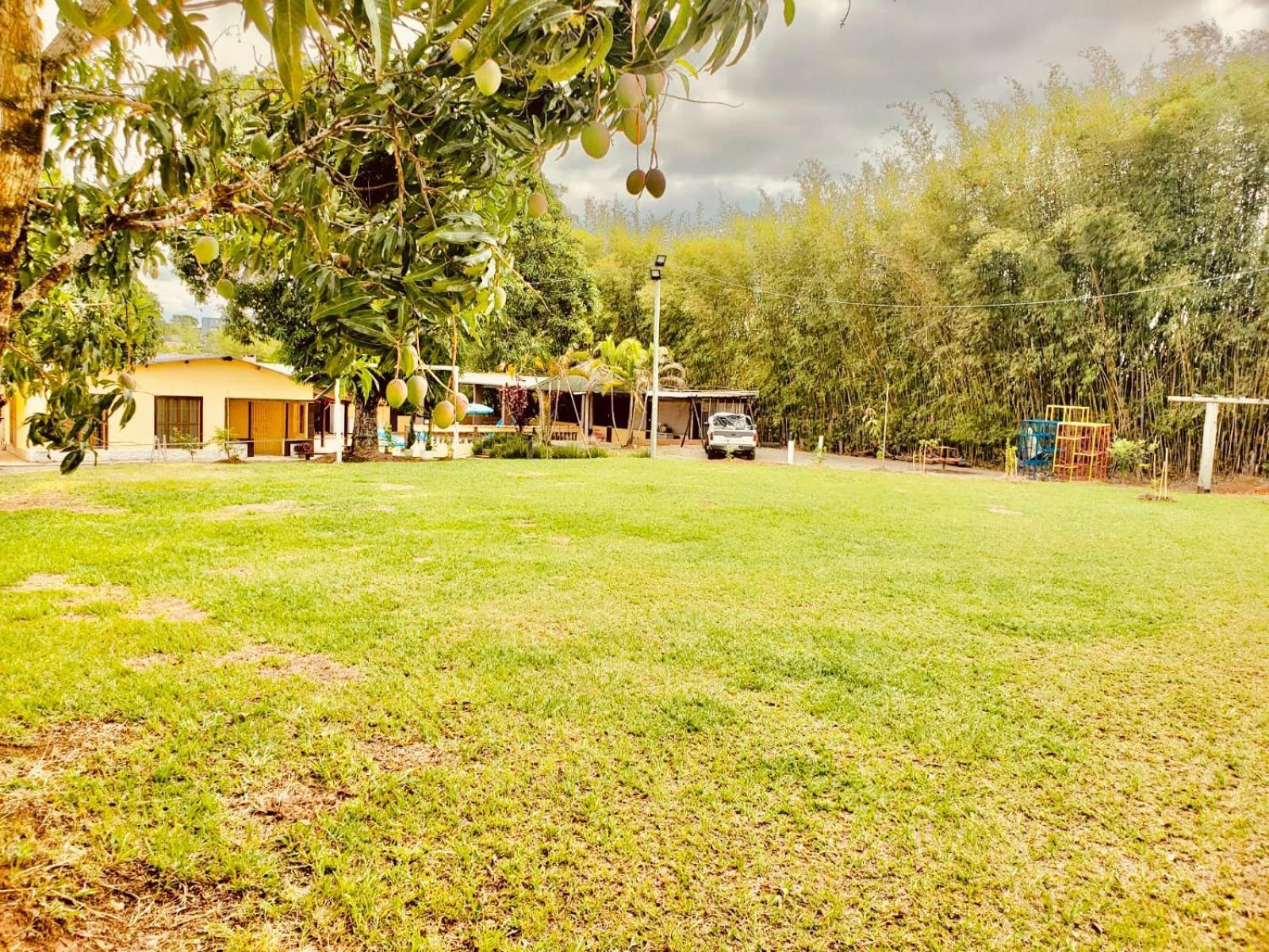 Chacara Charmosa Com Piscina, Campo De Futebol Villa Guaratingueta Exterior photo