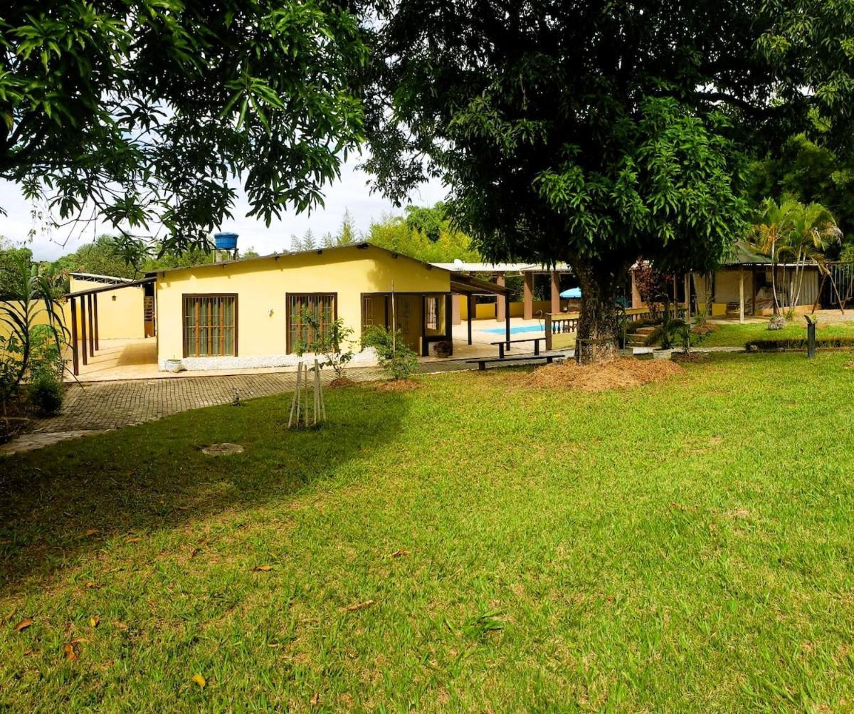 Chacara Charmosa Com Piscina, Campo De Futebol Villa Guaratingueta Exterior photo